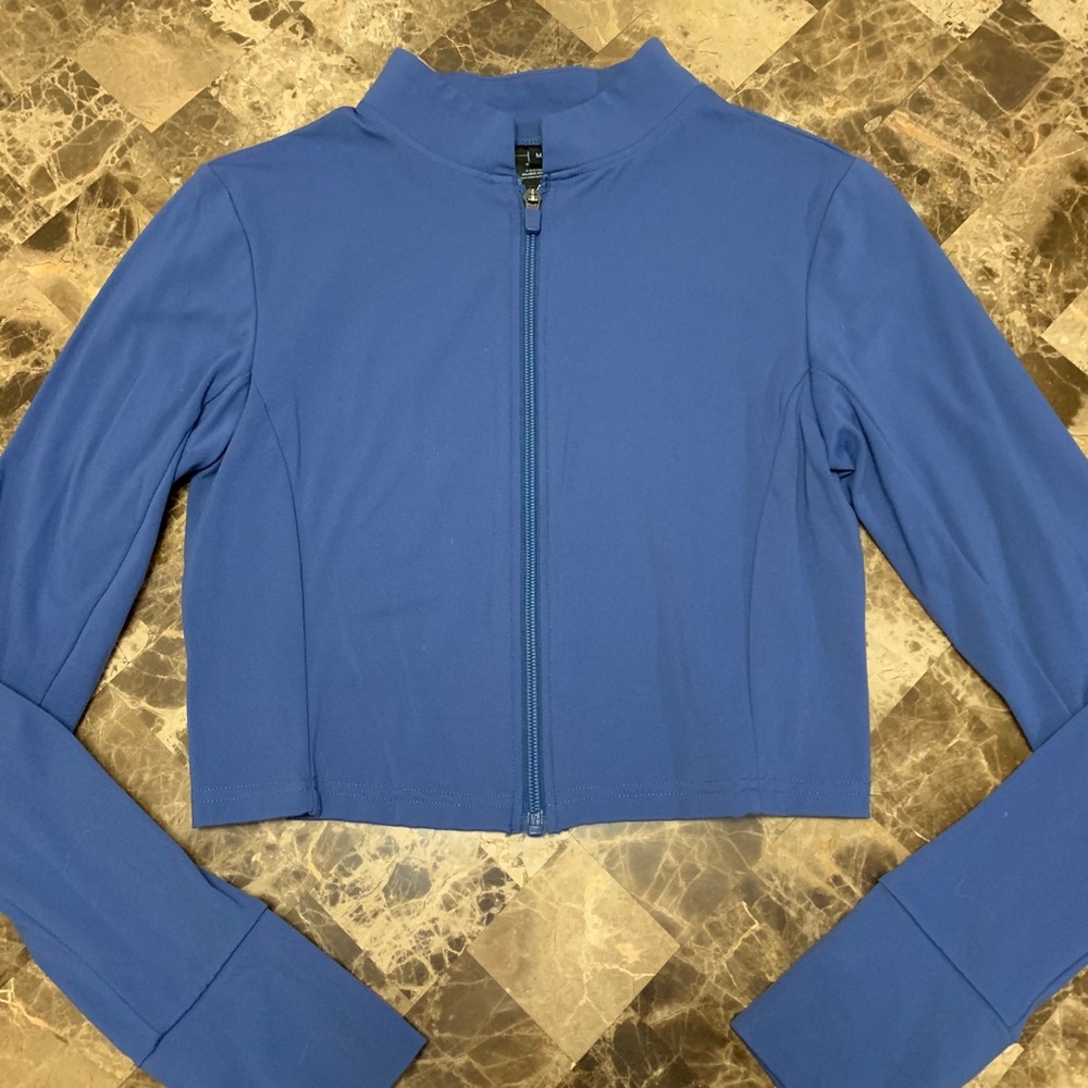 Elevate Crop Zip - Medium